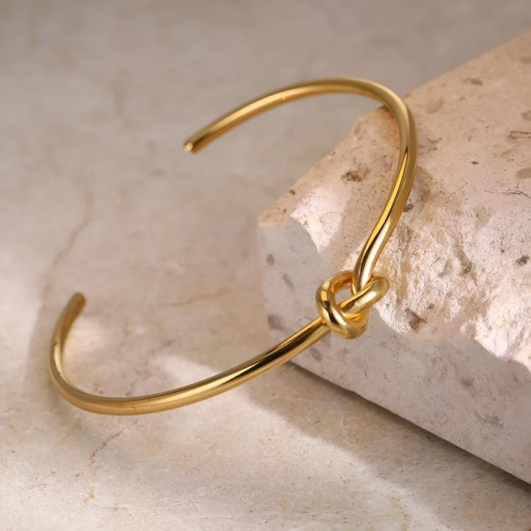 Twist Minimalist Bracelet