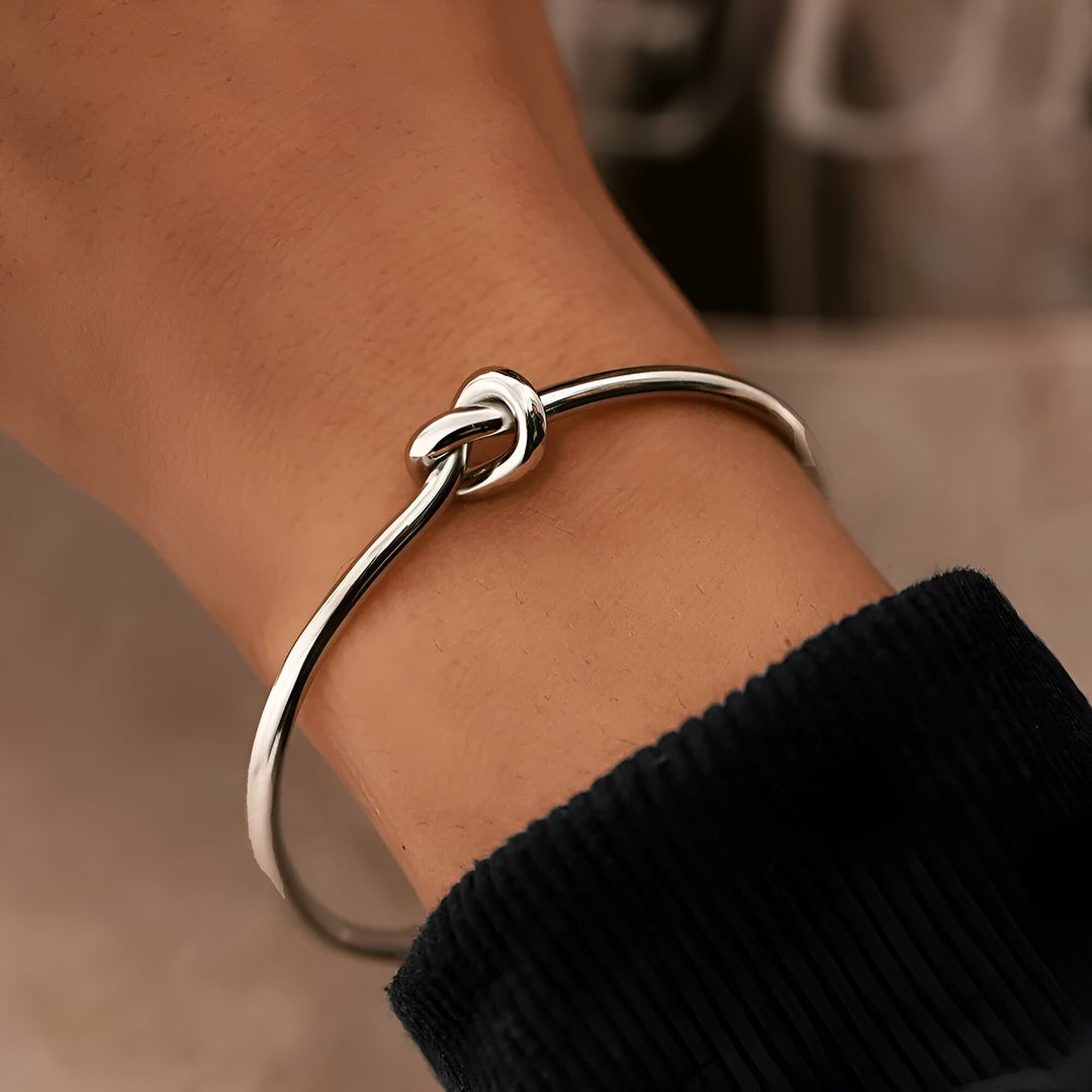 Twist Minimalist Bracelet