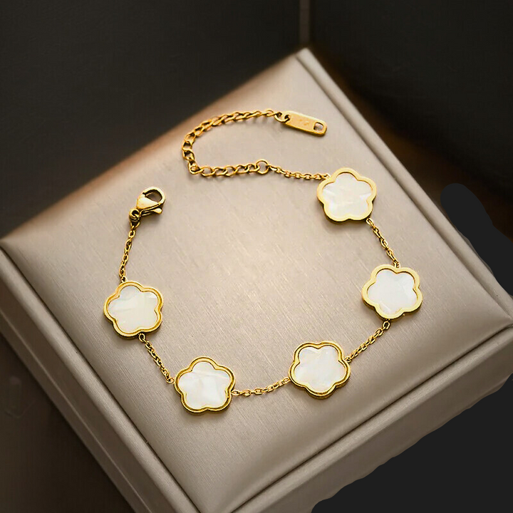 Stella Clover Bracelet