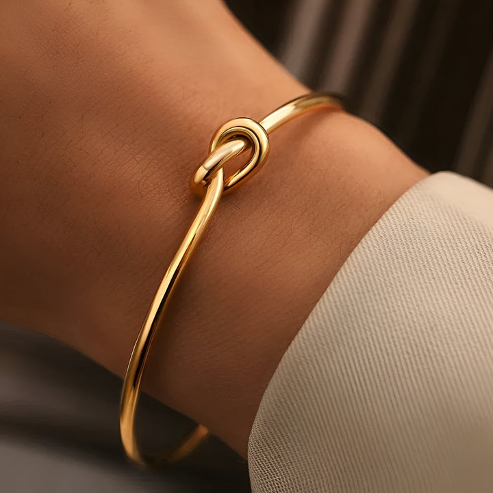 Twist Minimalist Bracelet